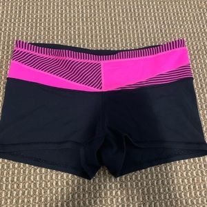 Lululemon booty shorts